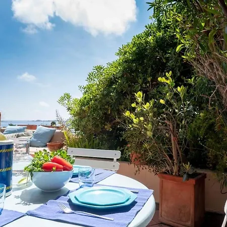 Con Grande Terrazza Vista Mare A * Porto Cervo